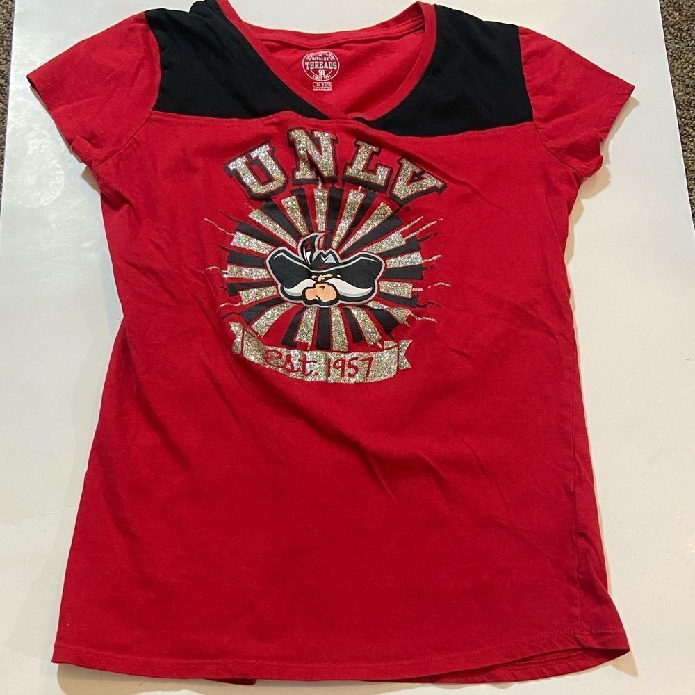 Rivalry Threads 91 Colosseum Red and Black UNLV Graphic Tee Size XL (14-16)